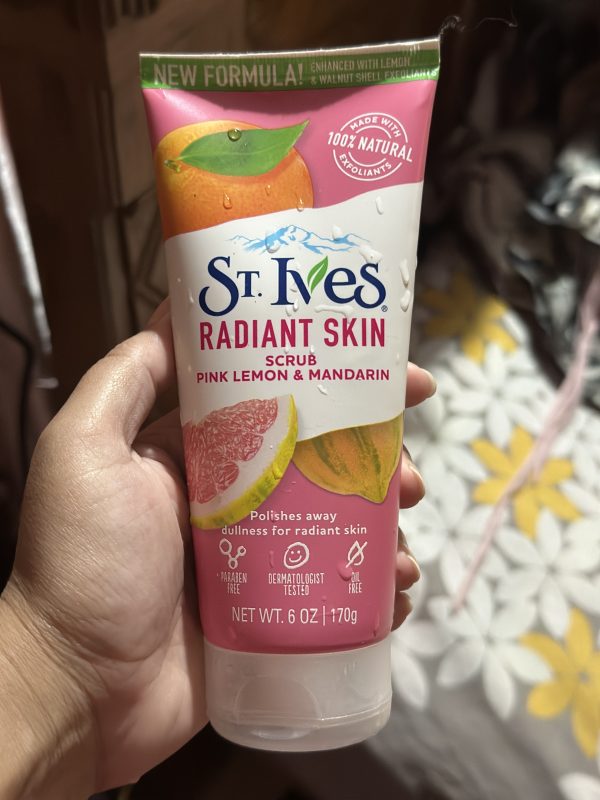 St. Ives Radiant Skin Pink Lemon & Mandarin Orange Scrub 170g - Image 3