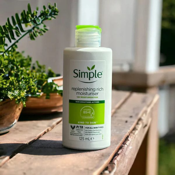 Simple Kind to Skin Replenishing Rich Moisturizer (125ml) - Image 4
