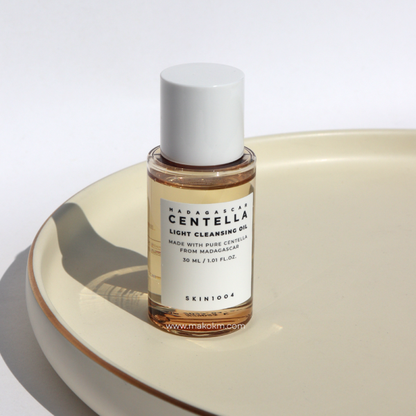 SKIN1004 MADAGASCAR Centella Light Cleansing Oil 30ml - Image 4